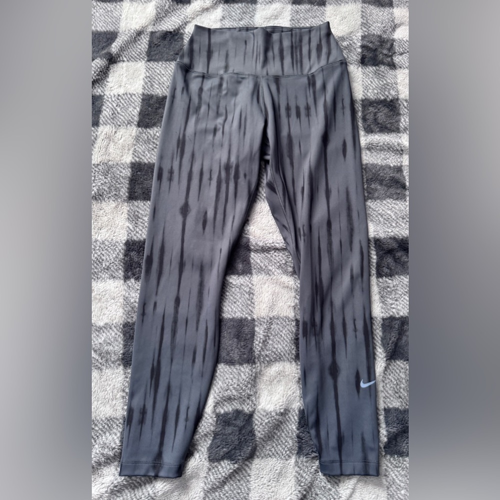 NWOT-Nike One Dri-Fit Women’s Black and Gray Striped Leggings-Medium